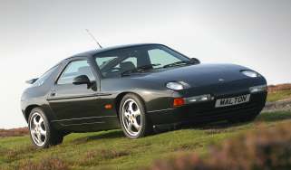 Used Porsche 928 - front static