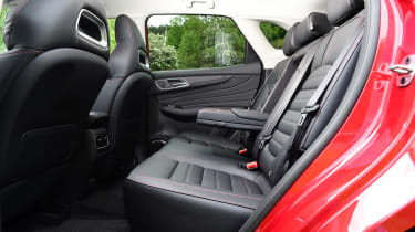 MG HS facelift.- rear seats
