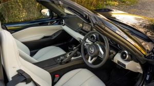 Mazda MX-5 Sport Venture - cabin