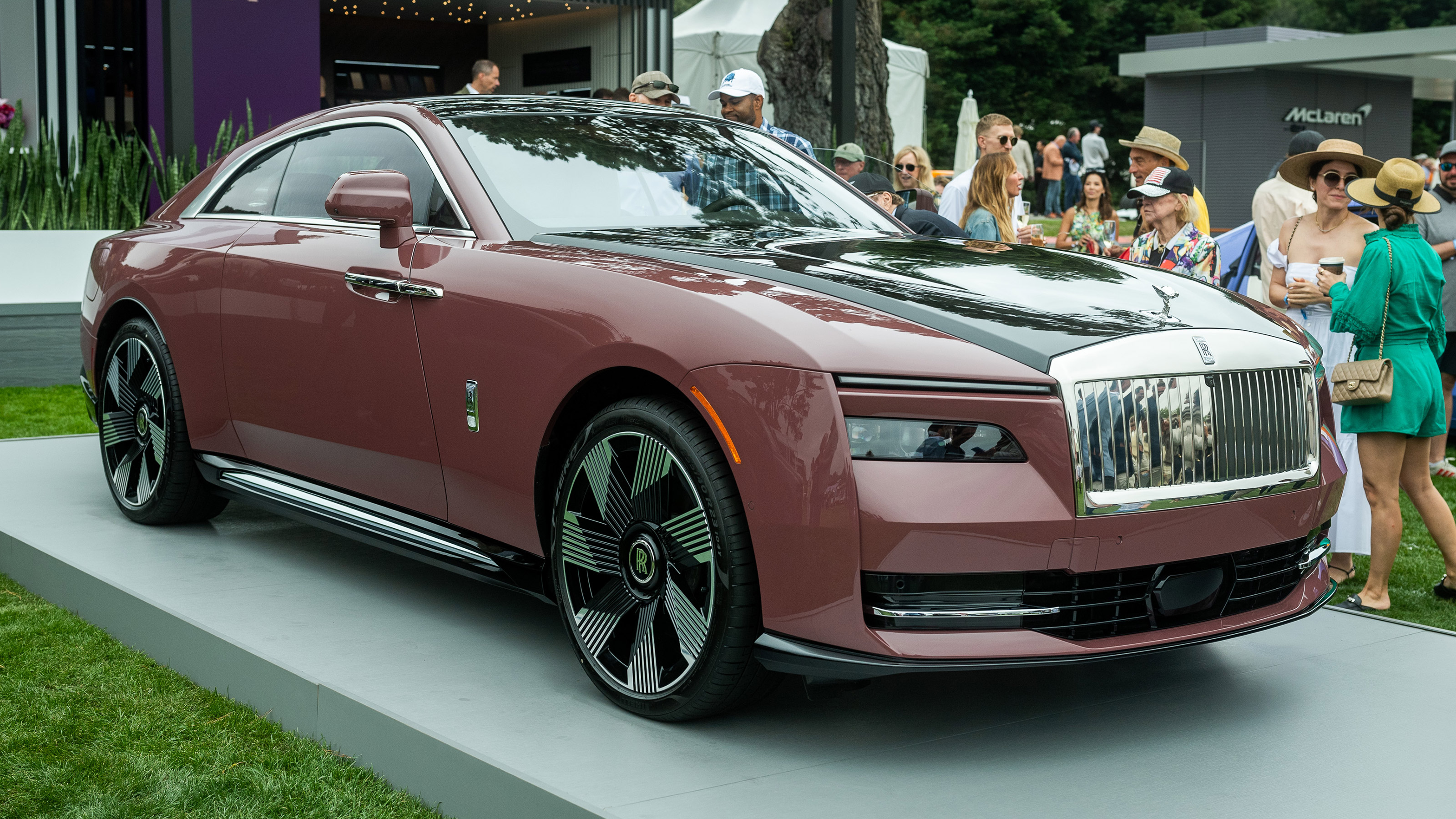RollsRoyces first electric car has two doors and is longer than a  Cadillac Escalade  CNN Business