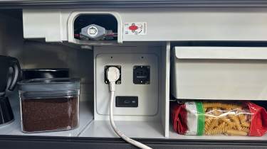 Volkswagen California - kitchen