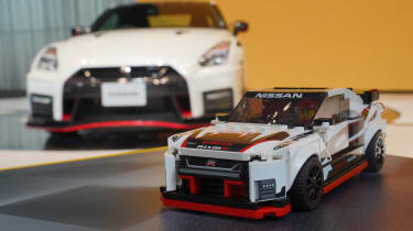 Lego Nissan GT-R NISMO - front