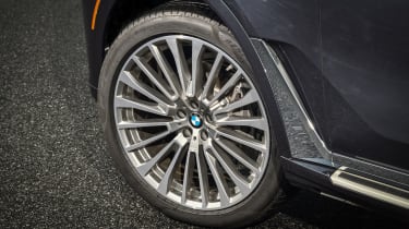 BMW X7 - wheel