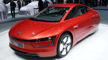 Volkswagen XL1 front tracking