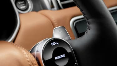 Range Rover review - steering wheel