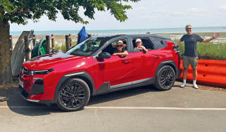 Citroen e-C5 Aircross - header in France