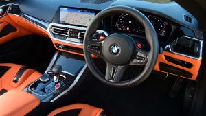 BMW M4 Competition - dash