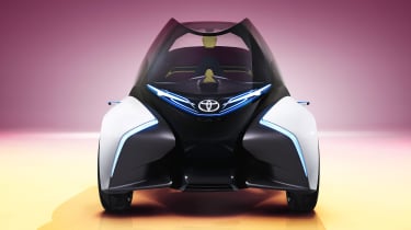 Toyota i-Tril Concept front 