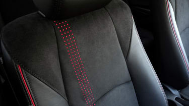 Mazda 2 - front seat