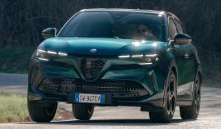 Alfa Romeo Junior Ibrida - front 3/4
