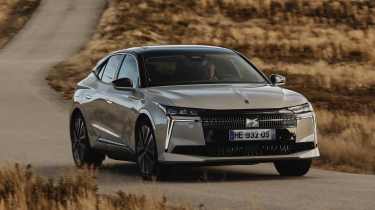 DS No4 E-Tense - front cornering