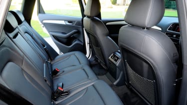 Audi Q5 2.0 TFSI S line rear seats