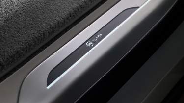 Range Rover SV Ultra - sill