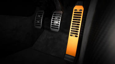 McLaren M6GT Concept - pedals