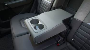 Kia Seltos - rear seat rest