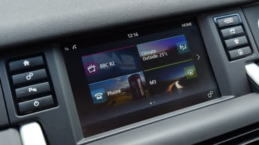 Land Rover Discovery Sport - infotainment screen