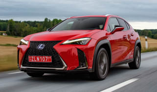 Lexus UX - front