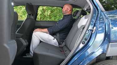 Dacia Bigster Journey hybrid 155 - rear seats