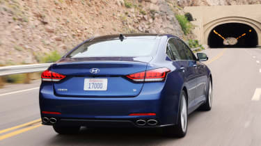 Hyundai Genesis 2015 - rear