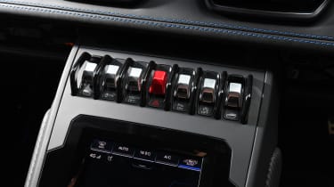 Lamborghini Huracan Evo - buttons