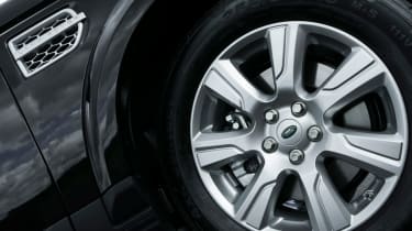2013 Land Rover Discovery 4 detail