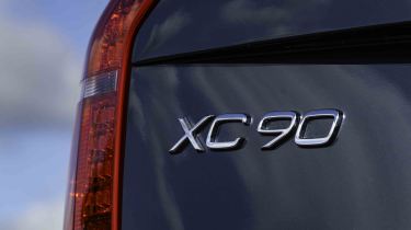 Volvo XC90 B5 - &#039;XC90&#039; badge detail