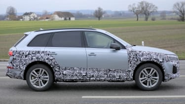 Audi Q7 facelift spy shots - side