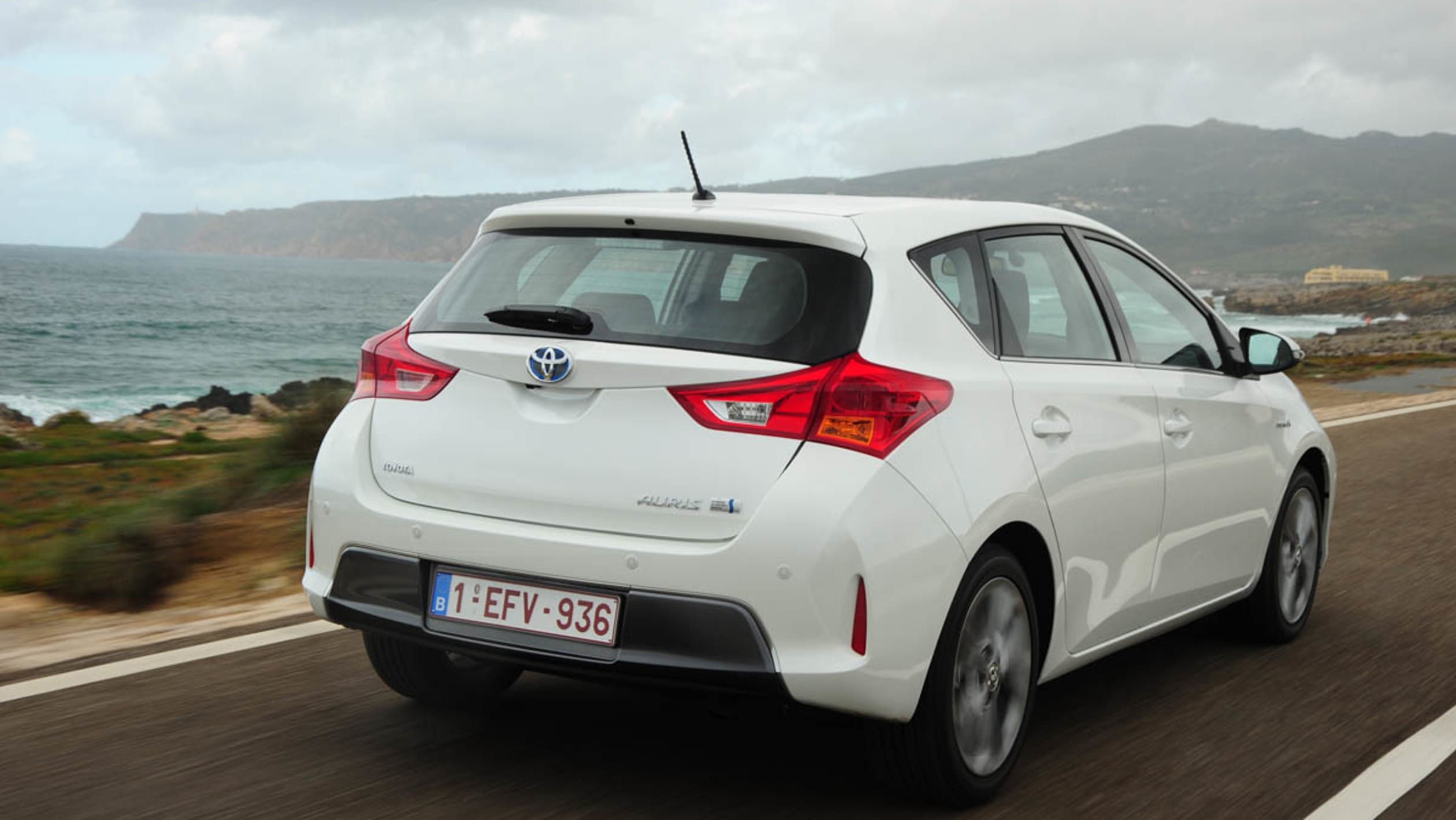 Toyota Auris Hybrid - pictures | Auto Express