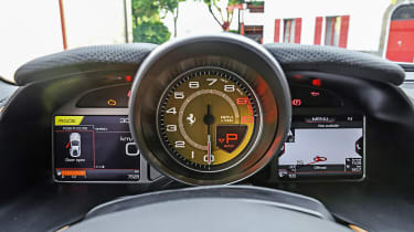 Ferrari 812 Superfast - dials