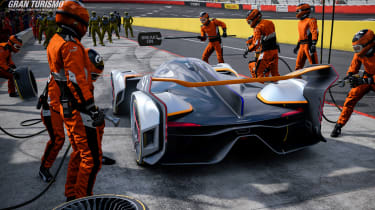 McLaren Ultimate Vision Gran Turismo - tyre change