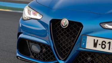 Alfa Romeo Giulia Quadrifoglio - front grille
