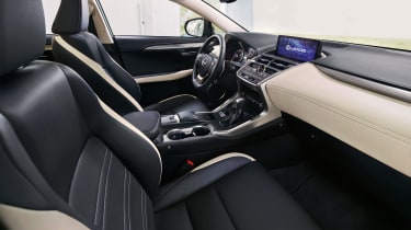 Lexus NX 300h Sport - interior