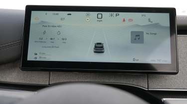 New BYD Seal 6 DM-i Touring - digital drivers display 