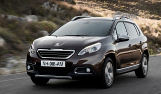 Peugeot 2008 1.6 VTi front tracking
