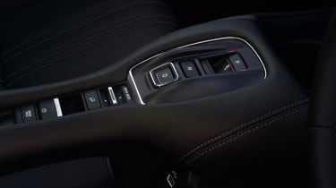 Honda ZR-V - centre console