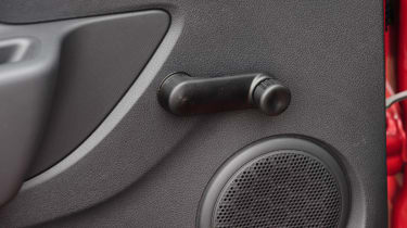 Dacia Sandero 1.5 dCi Ambiance window handle