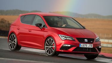 SEAT Leon Cupra 300 2017 - front cornering