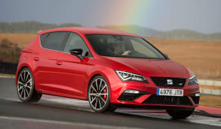 SEAT Leon Cupra 300 2017 - front cornering