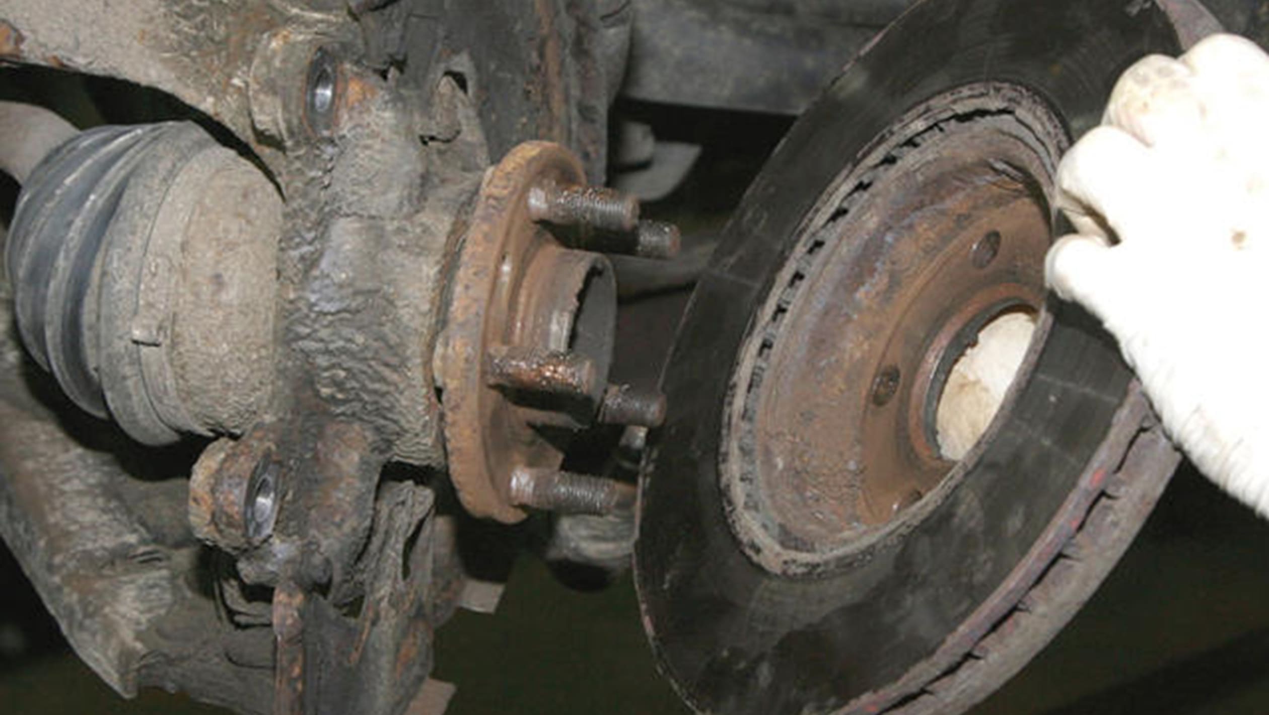 How to replace the wheel bearings on a Freelander 2 pictures Auto