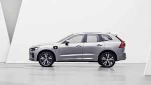 Volvo XC60 facelift - side shot