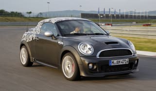 MINI Coupé front tracking 1