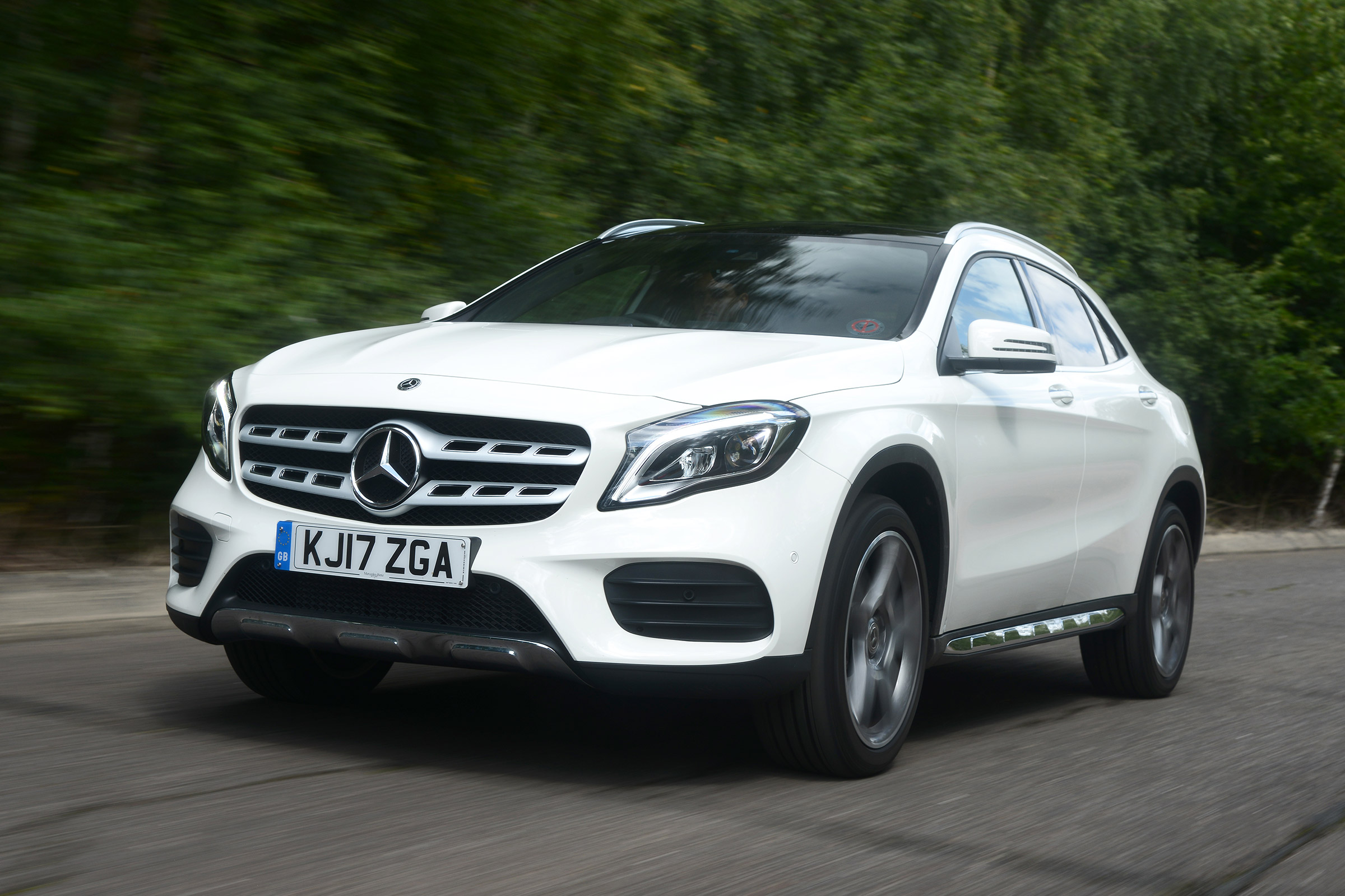 Mercedes Gla Amg Line 2017 Facelift Review Auto Express