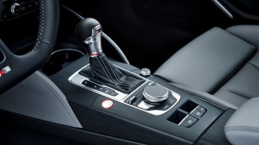 Audi S3 Cabriolet 2016 - centre console