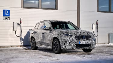 BMW iX1 winter testing - charging