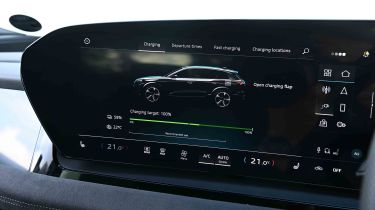 Audi Q6 e-tron - range and charging screen