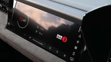 Audi S6 Avant e-tron - passenger digital screen 