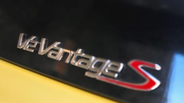 Aston Martin V12 Vantage S 2014 badge