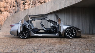 Chrysler Halcyon Concept — статика сбоку (двери открыты)