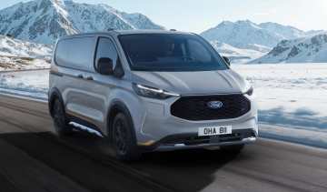 Ford E-Transit Custom - front tracking