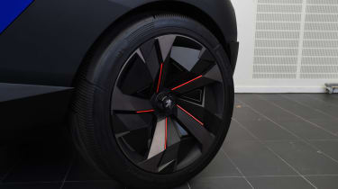 Peugeot 3008 design centre wheel